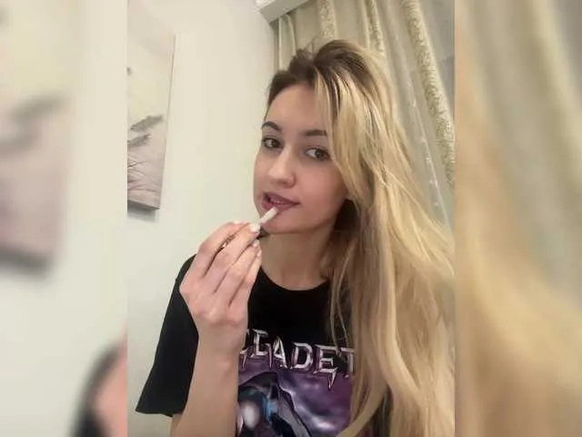 -Lana-Chester-'s Thumb Image