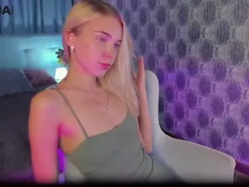 bella_stewartt's Thumb Image