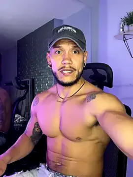 ARON_TAYLER01 Image 17