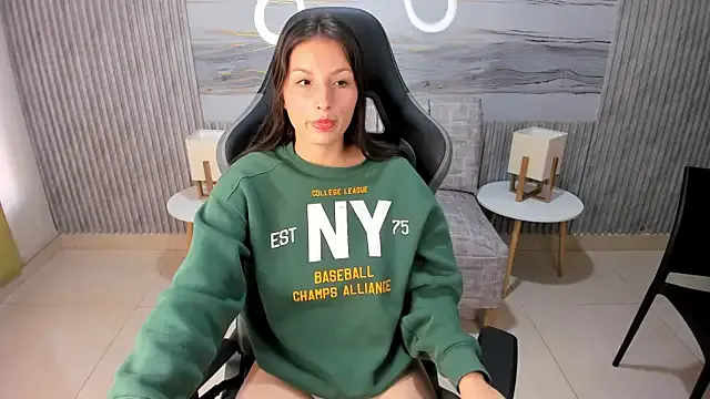 Cami_Boobss's Thumb Image