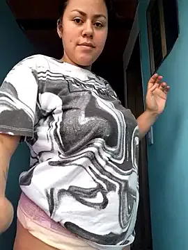 camila-titis Image 6