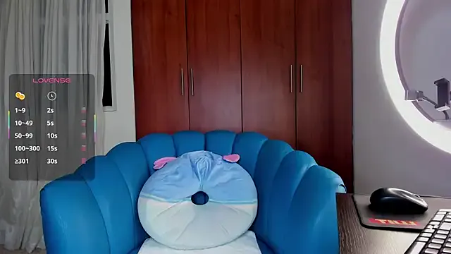 Julie_Markk Image 15